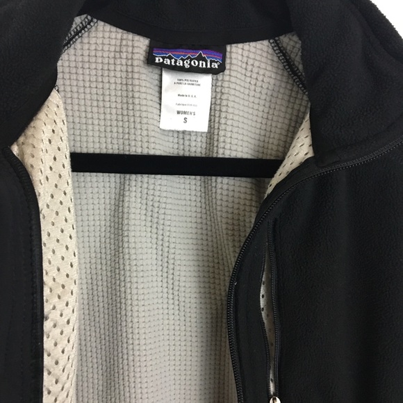 Women’s Black Fleece Patagonia Jacket - Picture 3 of 4